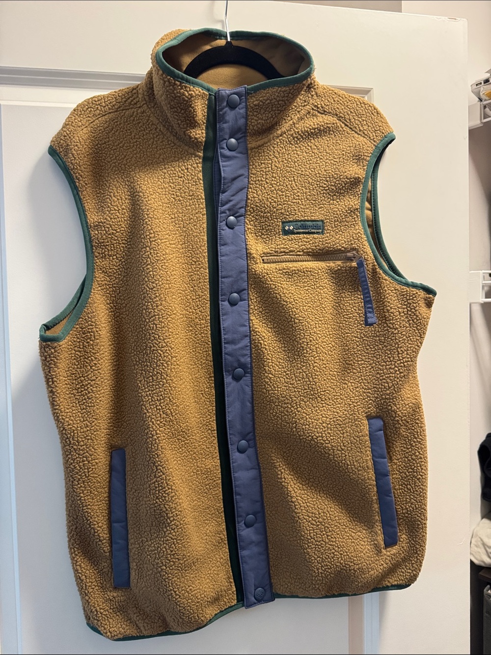 Mens Cozy Sherpa Vest in Camel with Blue Trim